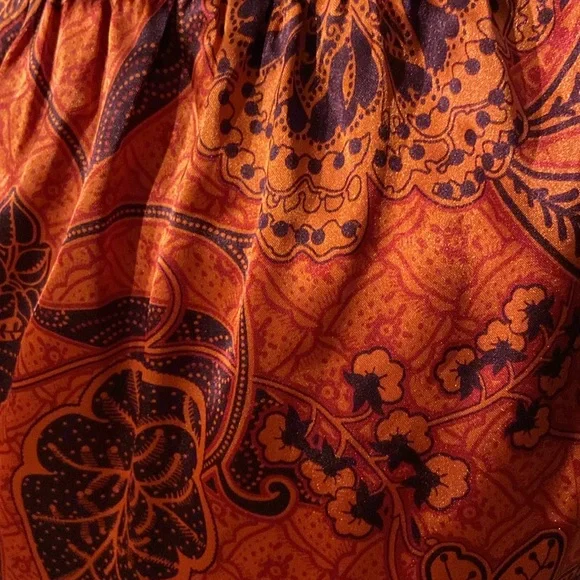 VINTAGE MANDEES Sateen printed & rich burgundy maroon Halter Top. - Picture 5 of 5